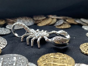 Skorpion, ca 24 Gramm Feinsilber
